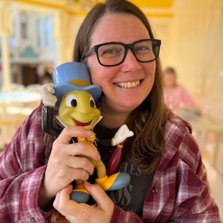 Tracie N., @supercalitravels